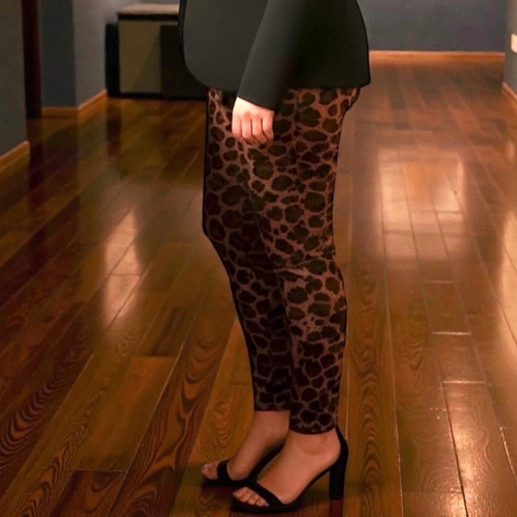 TORRID Leopard Print Full Length Leggings w/Pockets NWT Size 4X - Picture 14 of 16